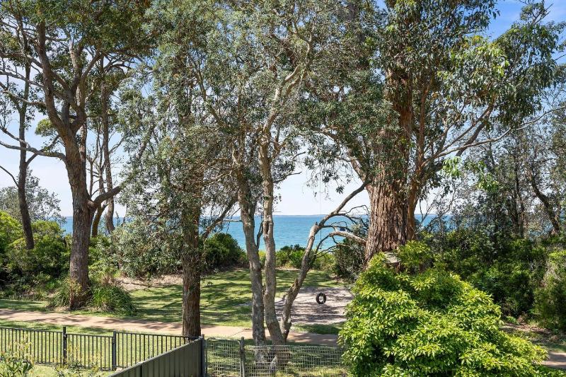 Sabia Beach House by Book Jervis Bay - Beachfront - Sleeps 6 - image 10