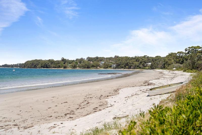 Sabia Beach House by Book Jervis Bay - Beachfront - Sleeps 6 - image 13