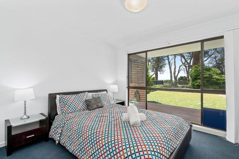 Sabia Beach House Vincentia by Book Jervis Bay - Family Fun - Beachfront - image 12