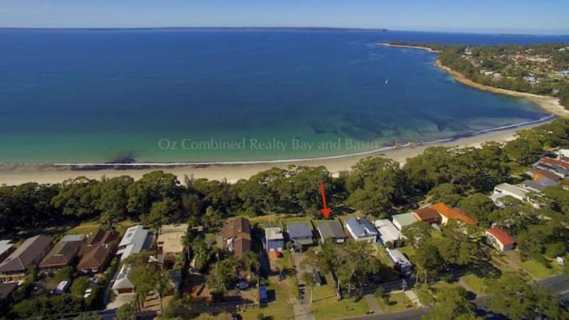 Sabia Beach House Vincentia by Book Jervis Bay - Family Fun - Beachfront - image 2
