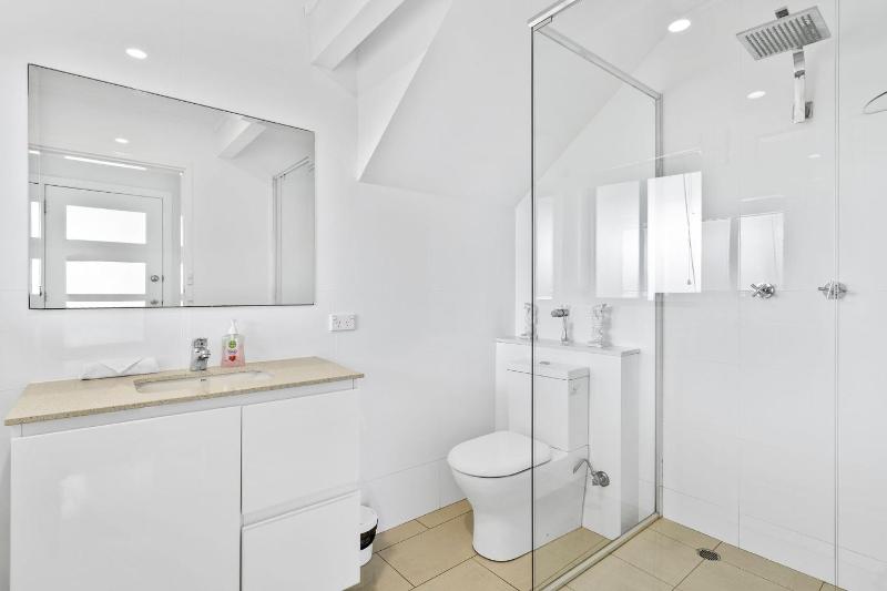 Sabia Beach House Vincentia by Book Jervis Bay - Family Fun - Beachfront - image 9