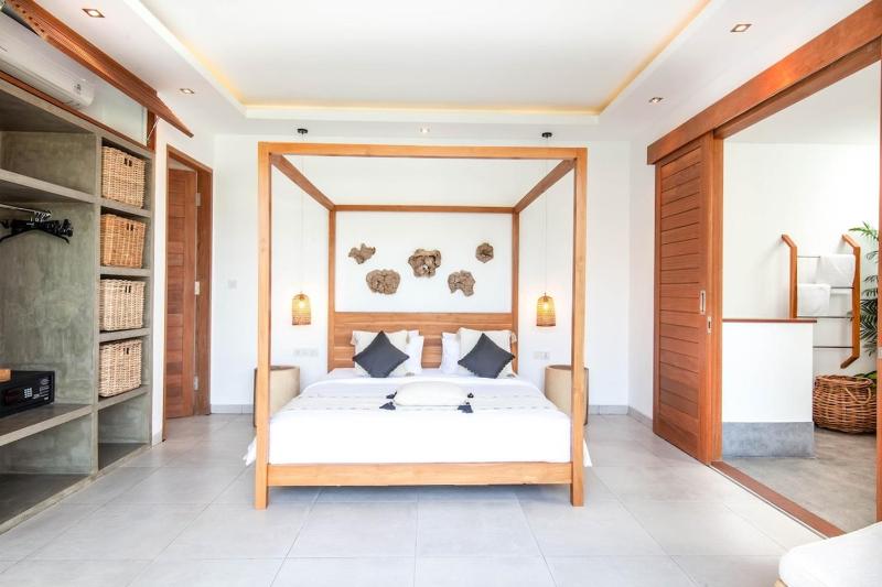 Spectacular 4BR Villa 400m to Beachfront Bliss - image 18