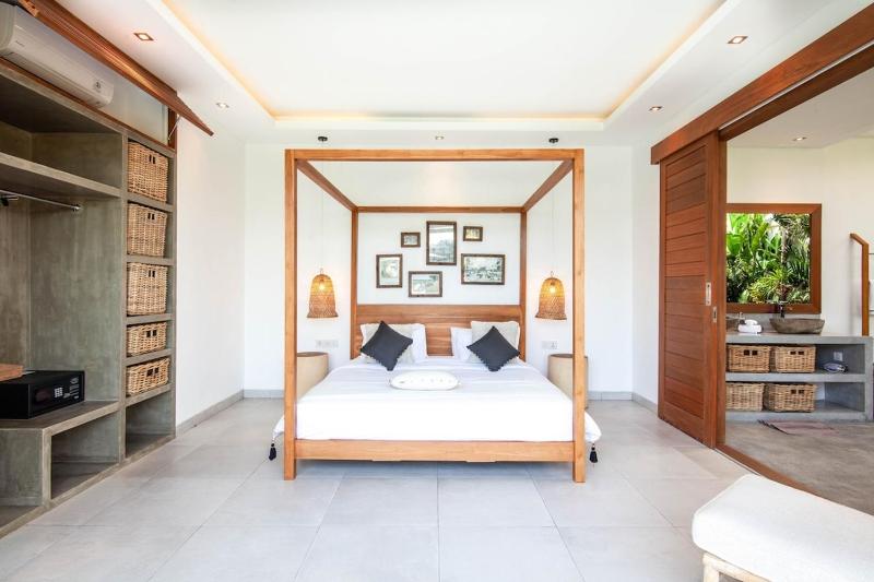Spectacular 4BR Villa 400m to Beachfront Bliss - image 9