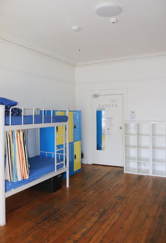 Bed in 10-Bed Mixed Dormitory Room with Shared Bathroomnage (age 18-36 years) image 3