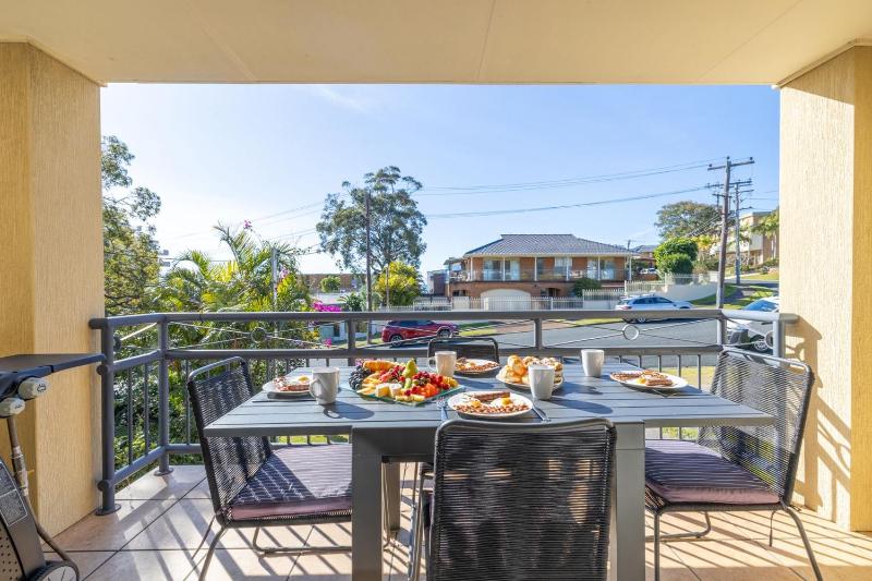 Pet friendly La Costa 2-1a Messines St - air con and Wi-Fi - image 13