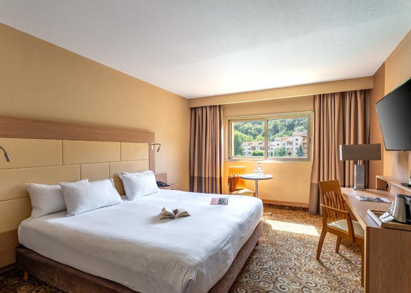 Comfort Double Room - Spa and Pool Access Not Included image 1