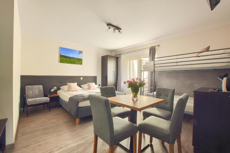 Standard Triple Room image 3