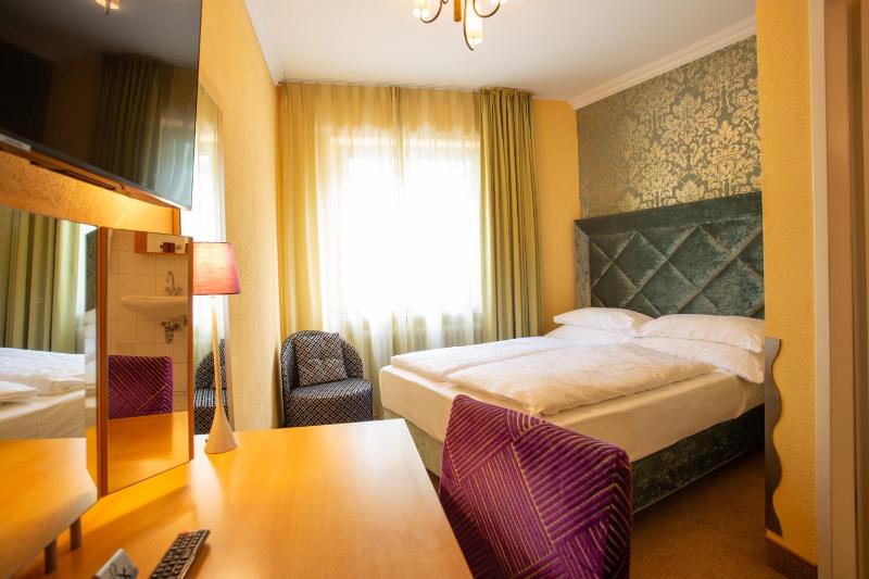 Budget Double Room image 1