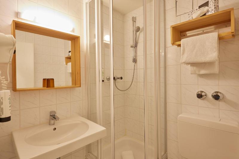 Budget Single Room image 3
