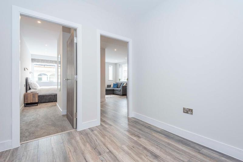 One-Bedroom Apartment image 2