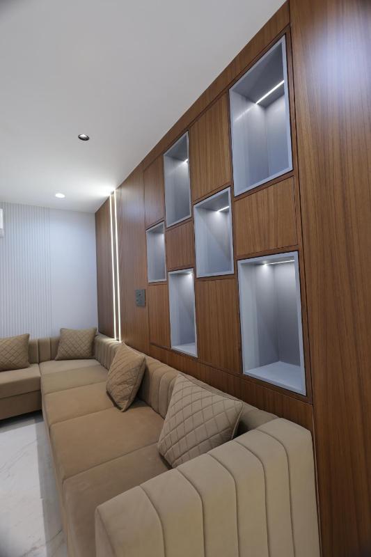 Woodlands Apartment 501 - Fully Furnished Luxury Apartment - image 5