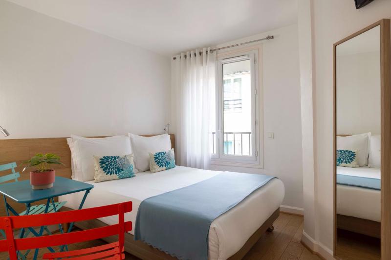 Standard Double Room image 1