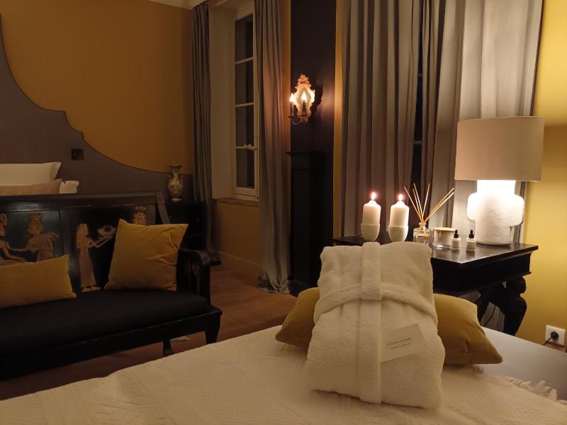 Suite with Garden View image 2