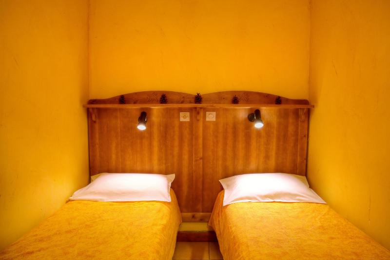 2-Room Apartment image 4