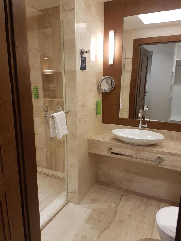 Comfort Double or Twin Room with Lake view image 2