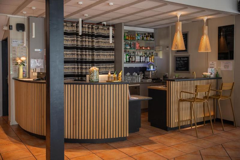 Brit Hotel Confort Nîmes Ouest - A9 sortie 25 - image 38