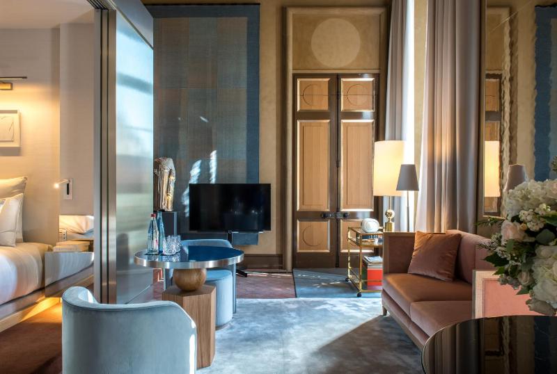 Superior Suite image 1