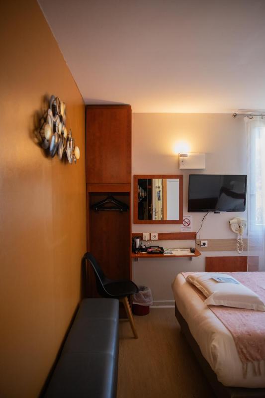 1 Single Bed image 2
