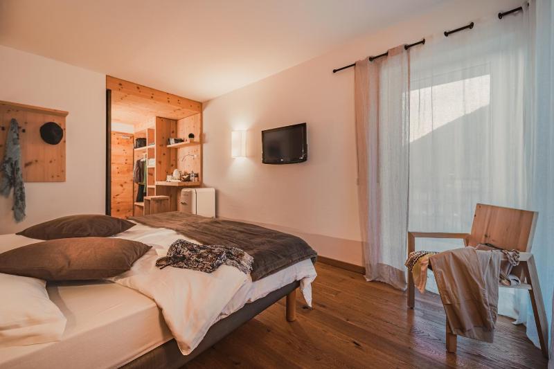 Superior Double or Twin Room image 3