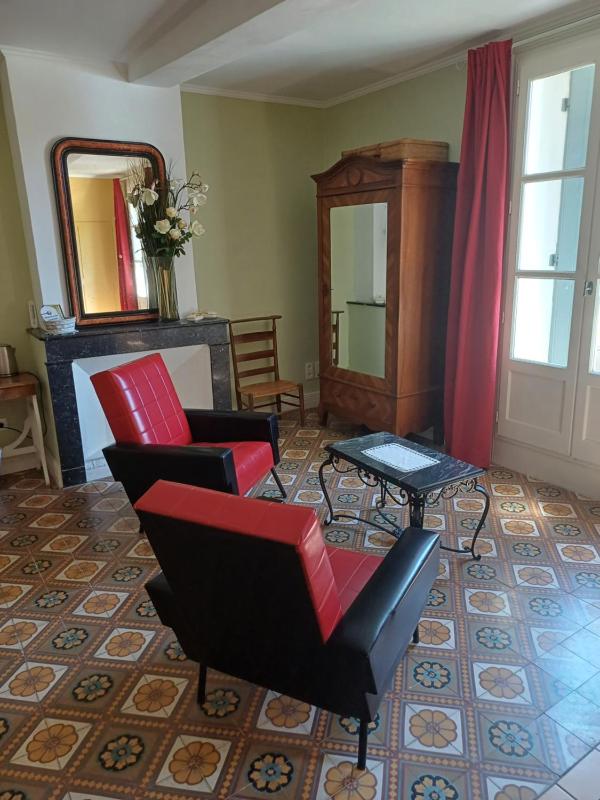 No2 La Place Guest House - image 2