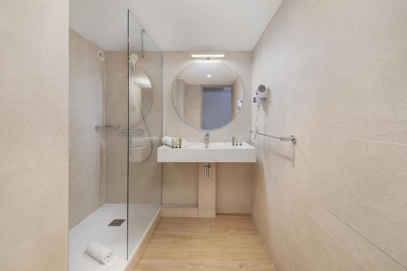 Triple Room image 3