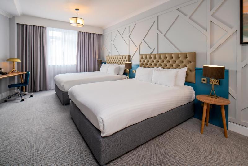 Family Room with Two Double Beds - Non-Smoking image 1