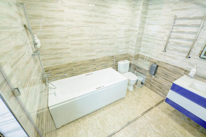 Deluxe Suite image 1