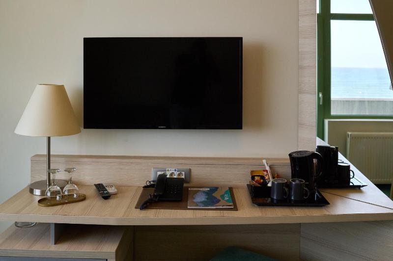 Apartment with City View image 3