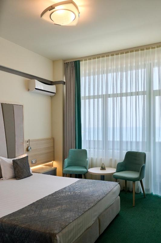 Apartment with Sea View image 2