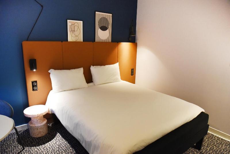 Standard Double Room image 4