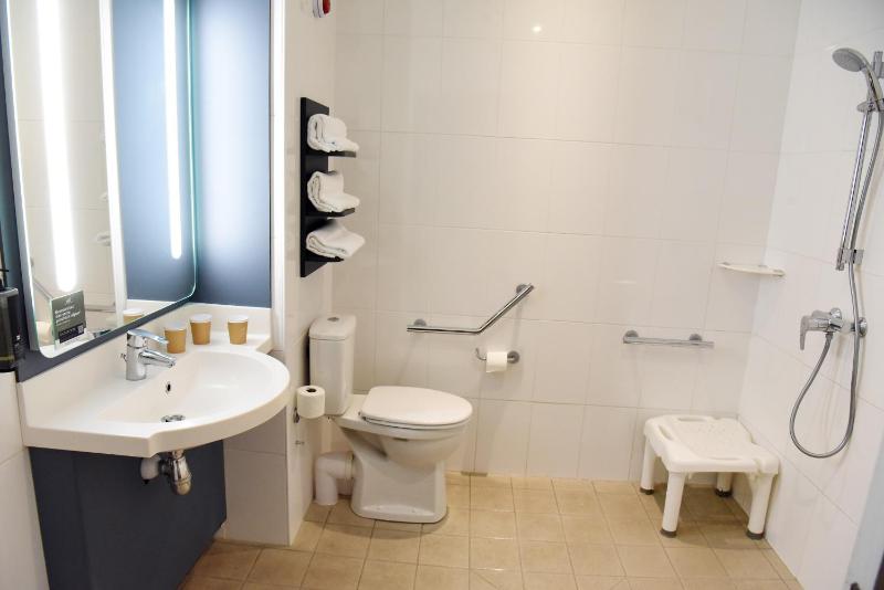 Two Adjacent Double Rooms  image 3
