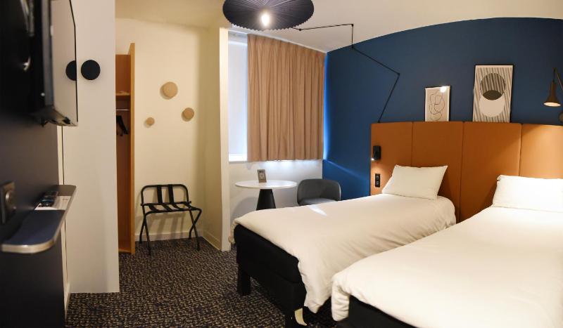 Two Adjacent Double Rooms  image 2