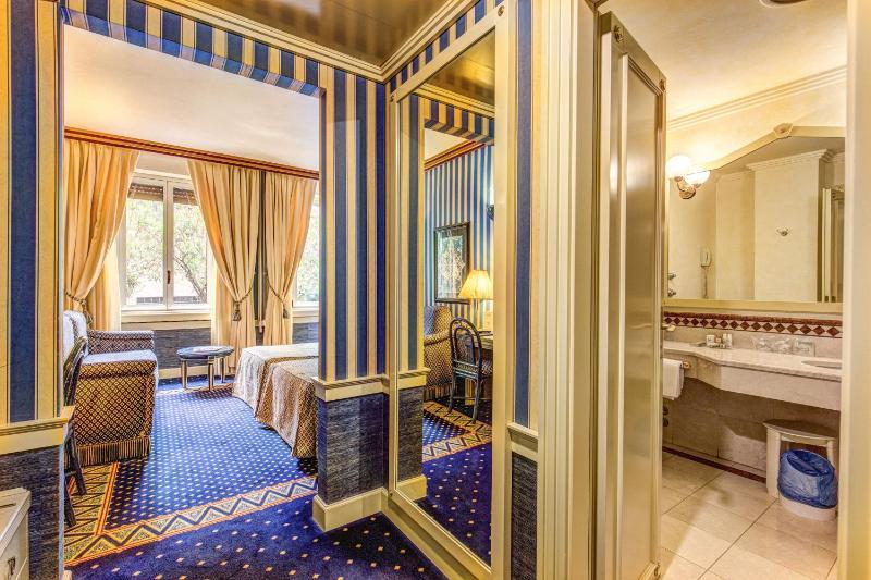 Superior Double or Twin Room image 3