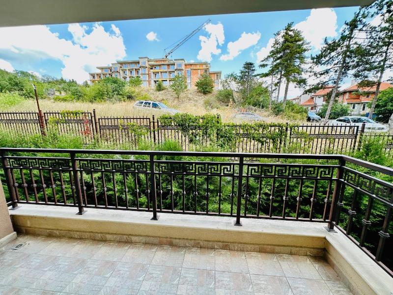One-Bedroom Apartment with Balcony image 4