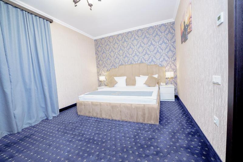 Executive Suite image 4