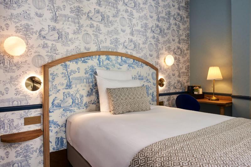 Classic Single Room image 4