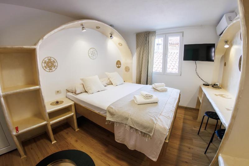 Plutus Apartments and Rooms with free Parking Images