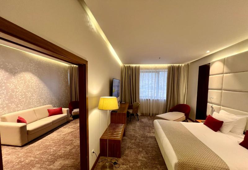 Superior Suite image 1