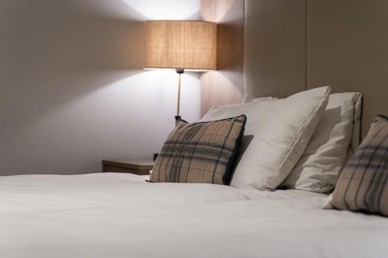 Double Room image 3