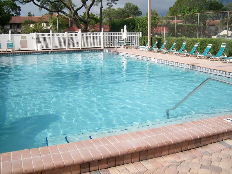 Spacious Shorewalk 2B-2B Condo near Anna Maria Island Beaches & IMG Academy - image 8