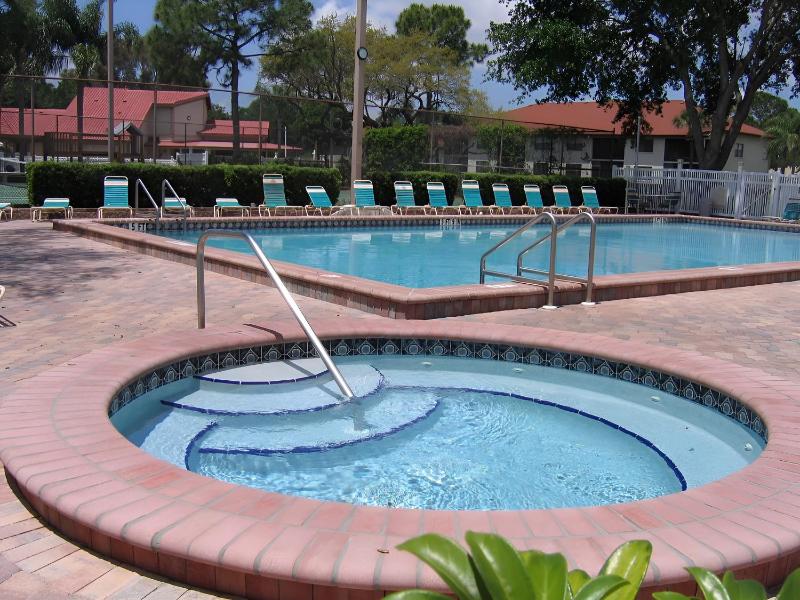 Spacious Shorewalk 2B-2B Condo near Anna Maria Island Beaches & IMG Academy - image 15