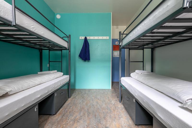 4-Bed Mixed Dormitory Room image 3