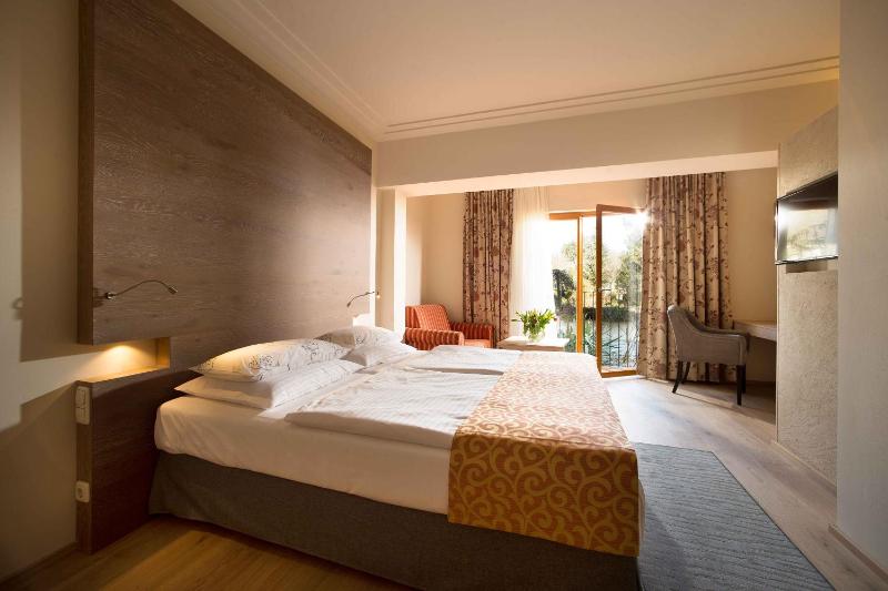 Superior Double Room image 1