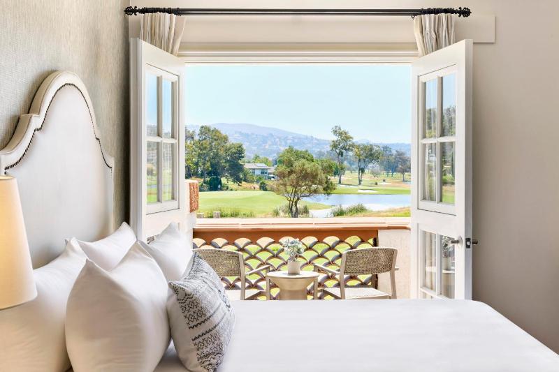 Golf View 1 King Bed image 2