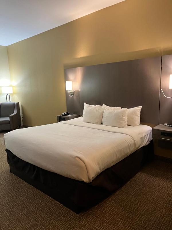 King Room - Disability Access/Non-Smoking image 2