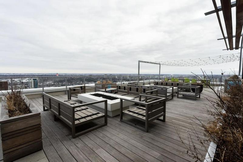 Hendrix Luxury Apartments by Corporate Stays - image 9