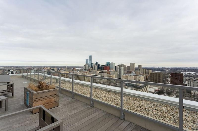 Hendrix Luxury Apartments by Corporate Stays - image 3