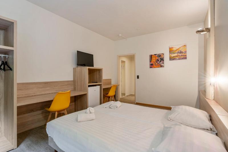 Budget Twin Room image 4