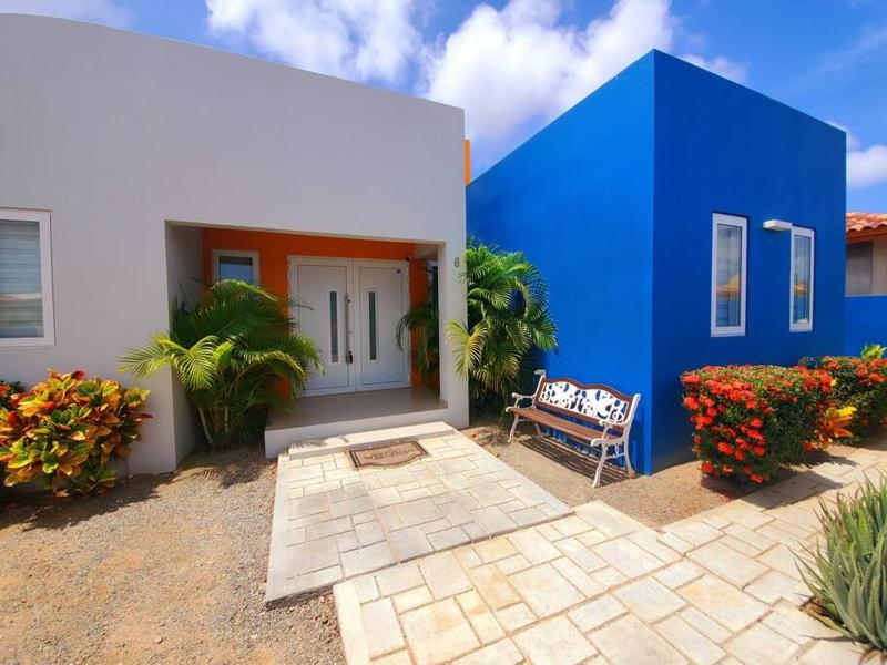 Modern Relaxing Vacation Villa - image 25