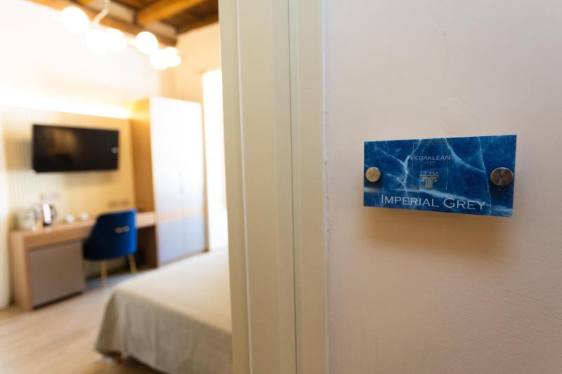 Heraklean Suites Tropea - image 5